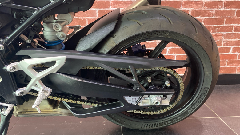 (23MY) BMW M1000 R
